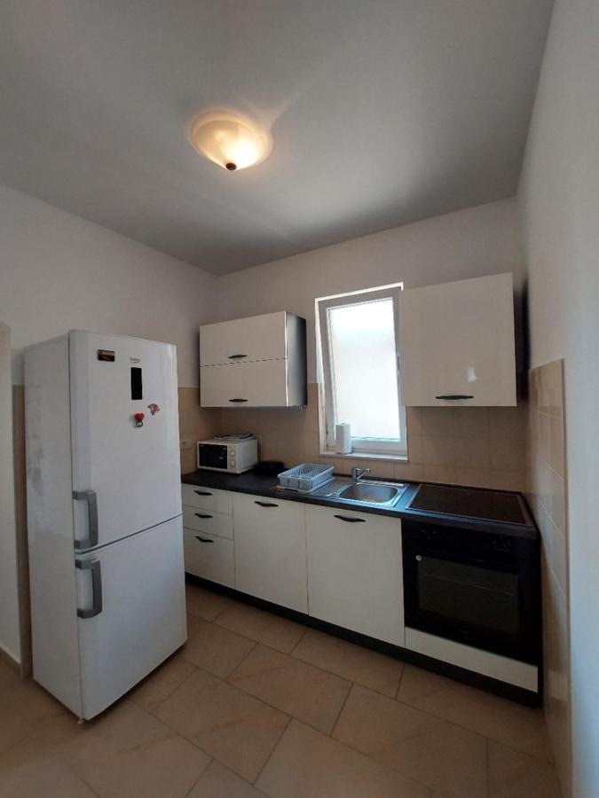 Apartments Maris Vranjic Экстерьер фото