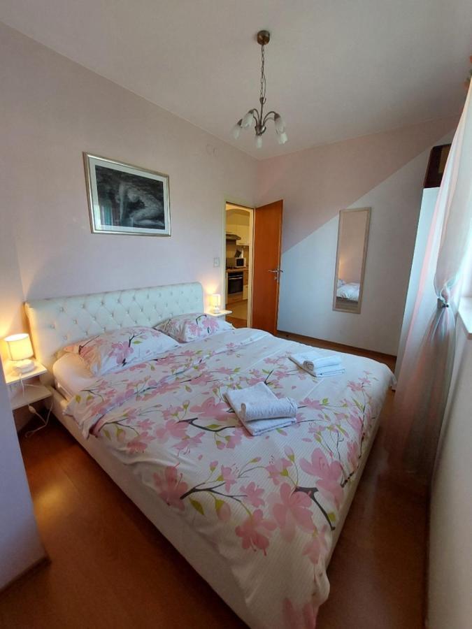 Apartments Maris Vranjic Экстерьер фото