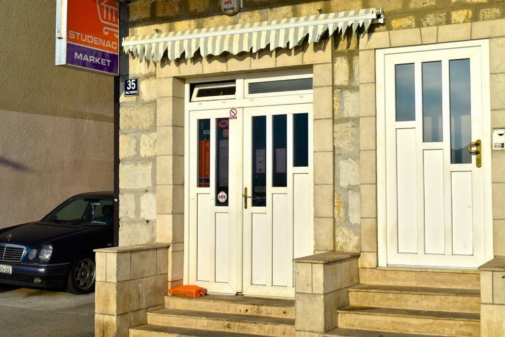 Apartments Maris Vranjic Экстерьер фото